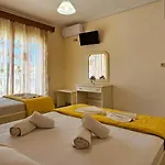 Chariclia Lejlighedshotel 3*