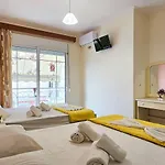 Chariclia Lejlighedshotel 3*