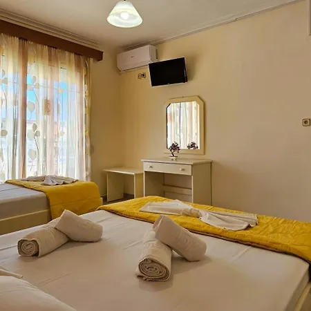 Chariclia Aparthotel *