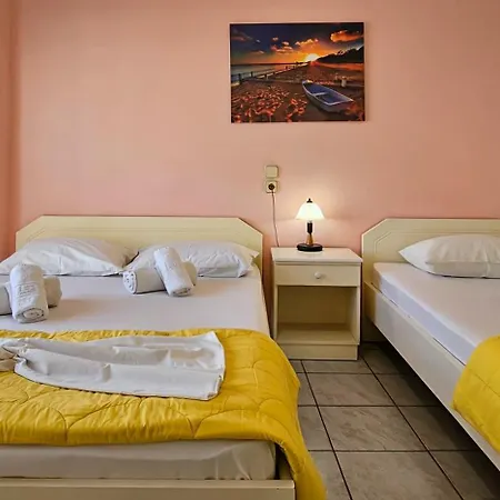 Aparthotel Chariclia *