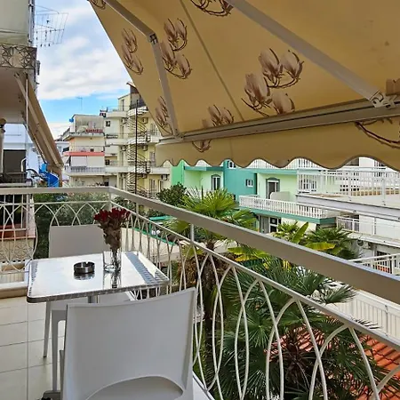 Aparthotel Chariclia *