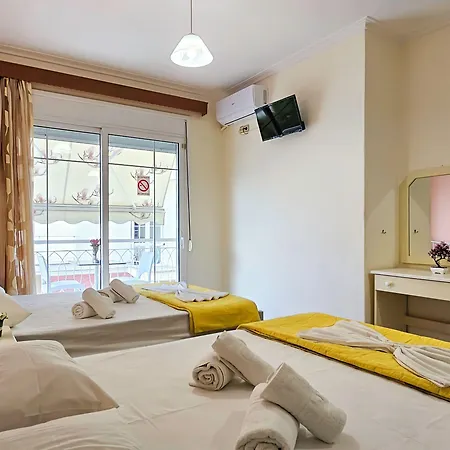 Chariclia شقة فندقية 3*